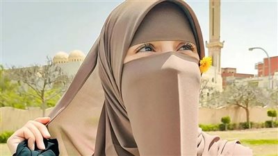 المنتقبه الجميلة من الحلقه 7 ل 9